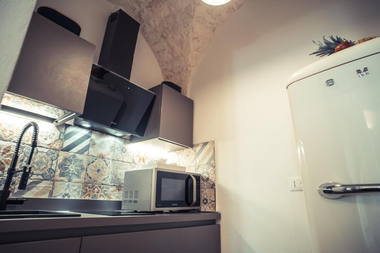 800S Home Luxury Rooms ออสตูนี ภายนอก รูปภาพ
