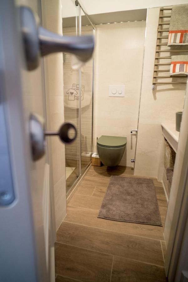 800S Home Luxury Rooms ออสตูนี ภายนอก รูปภาพ