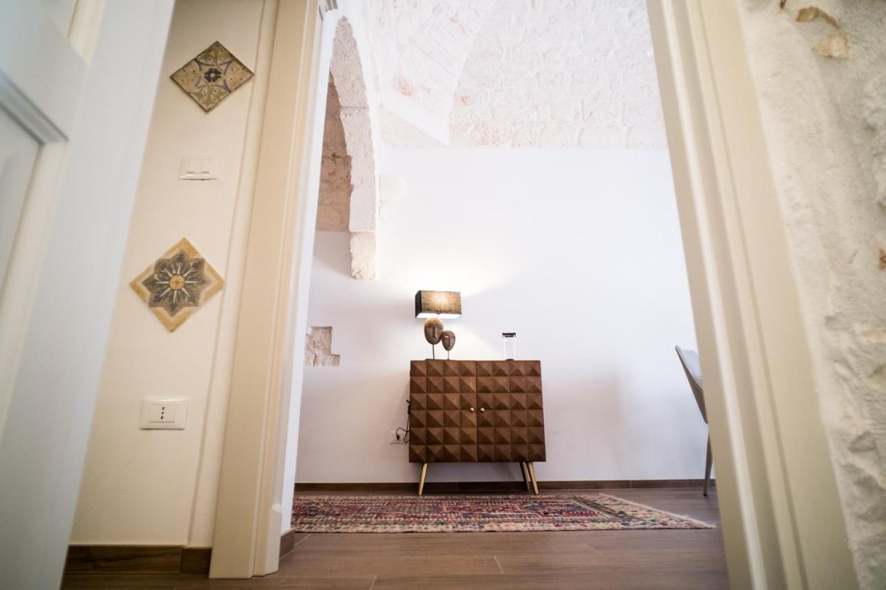 800S Home Luxury Rooms ออสตูนี ภายนอก รูปภาพ