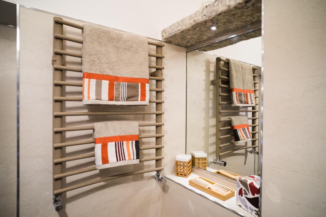 800S Home Luxury Rooms ออสตูนี ภายนอก รูปภาพ