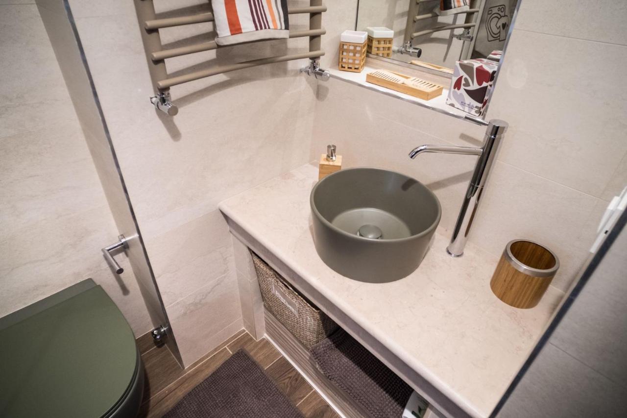 800S Home Luxury Rooms ออสตูนี ภายนอก รูปภาพ