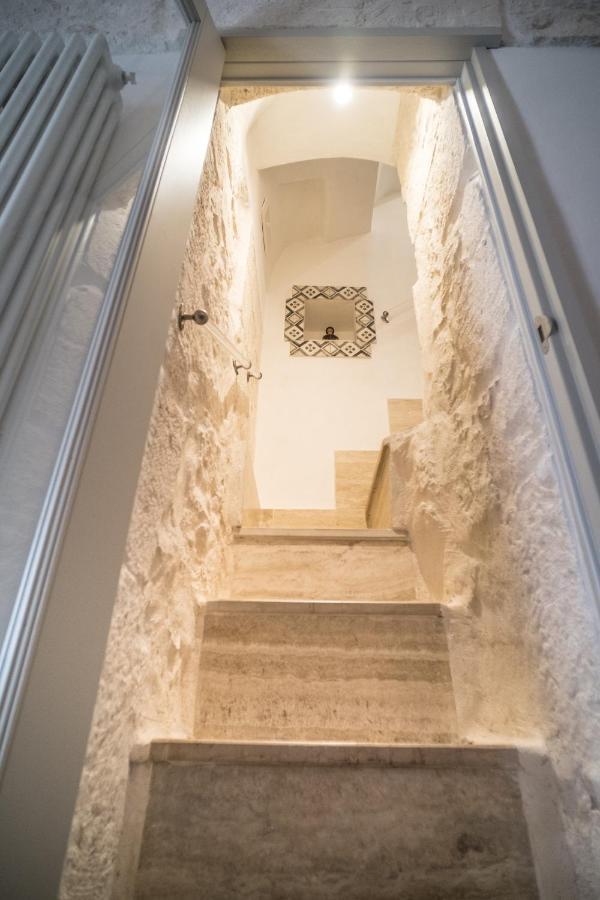 800S Home Luxury Rooms ออสตูนี ภายนอก รูปภาพ